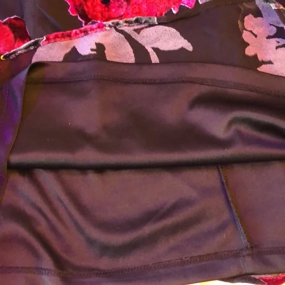 As U Wish Velvet Floral Print Black And Red Mini Dress - Picture 4 of 7